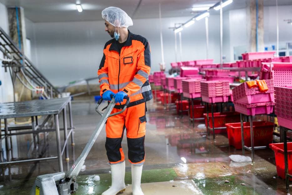 Limpieza de almacenes: Cómo evitar la acumulación de polvo y suciedad