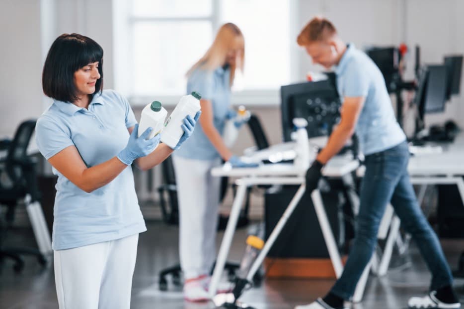 Cómo reducir en un 50% las quejas por limpieza en oficinas