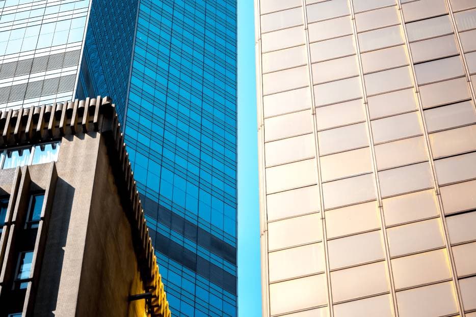 Mantenimiento de vidrios, canceles y fachadas empresariales