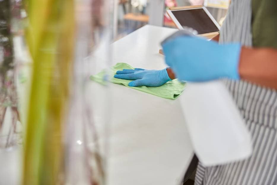 Soluciones de limpieza para tiendas minoristas y franquicias